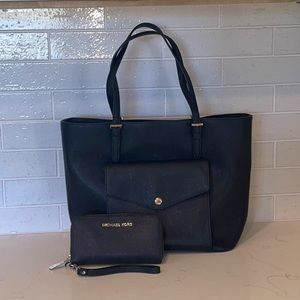 Michael Kors Jet Set Tote and matching wristlet
